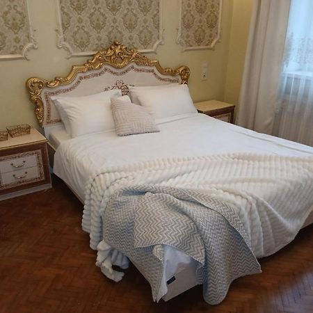 Квартира Возле Оперы Lviv Extérieur photo